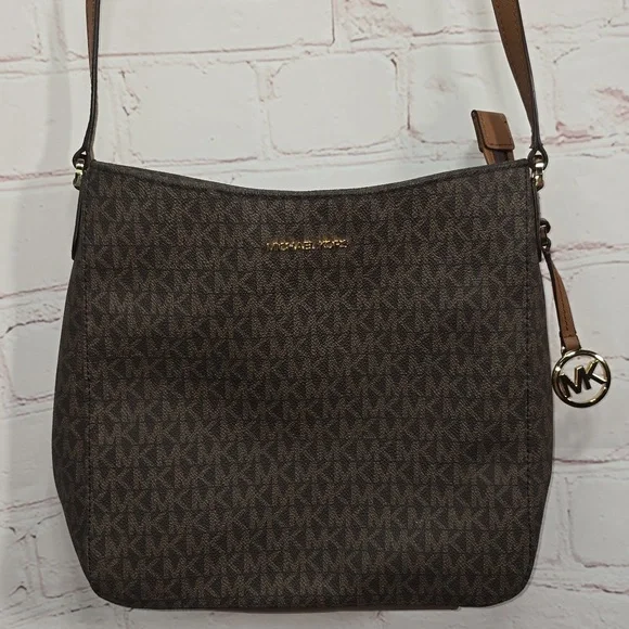 Michael Kors OutletJet Set Travel Large Logo Messenger Bag NWOT - Picture 2 of 16